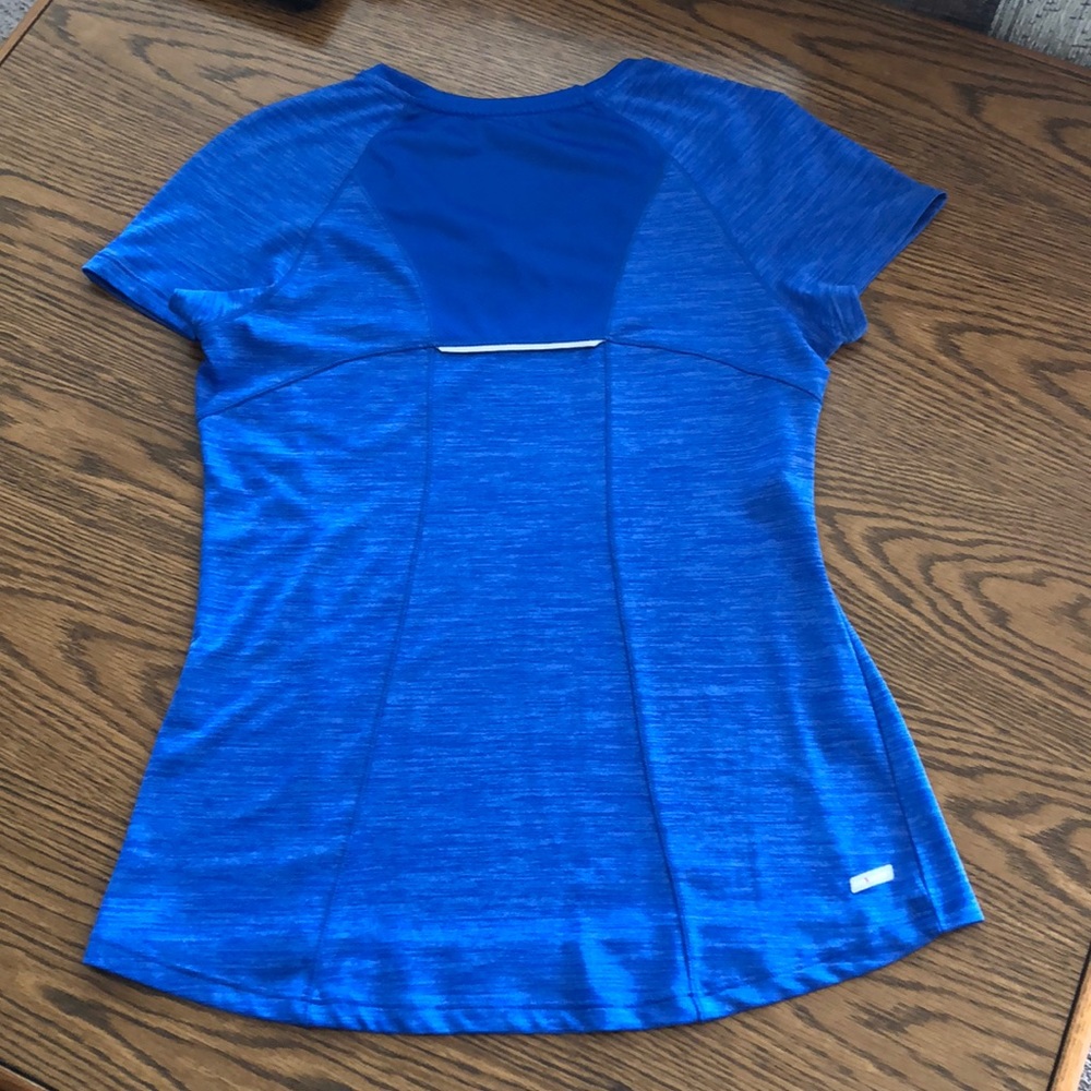 Workout top - Picture 2 of 2